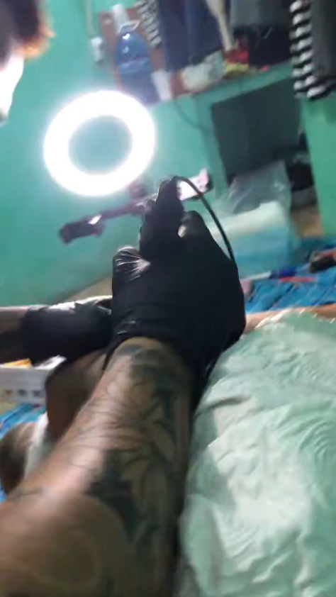 (VIET69) Nghề thợ xăm như này là sướng hay khổ nhỉ mọi người